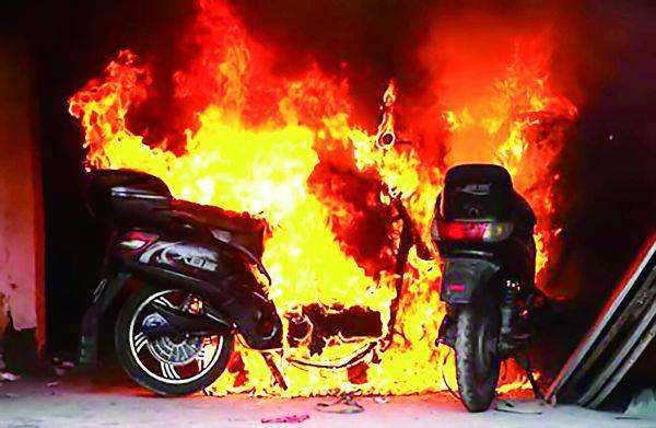 1557813399210425.jpg 電動車起火.jpg